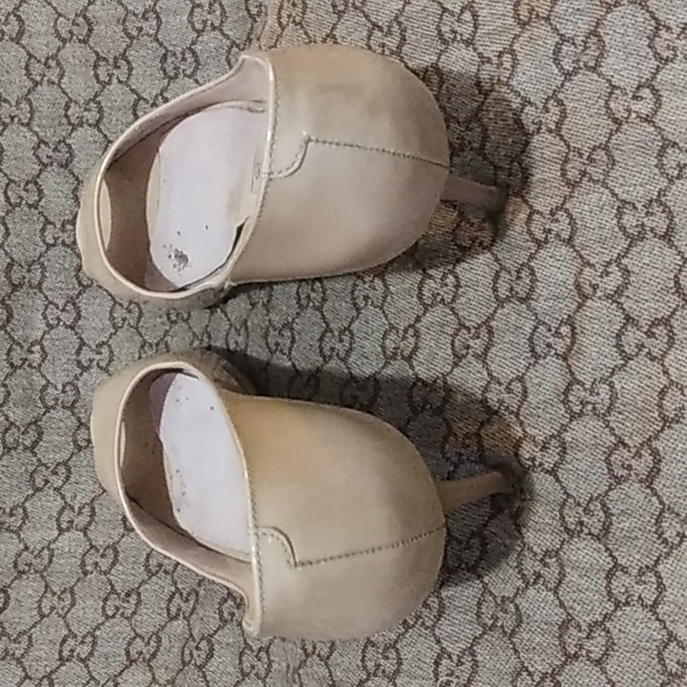 Shoes - Picture 5 of 6